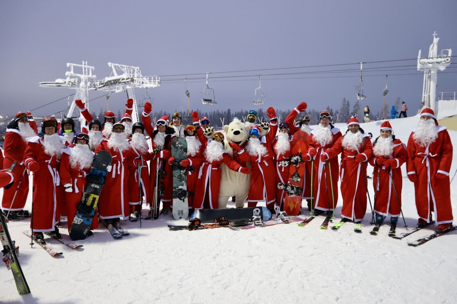 Праздничный спуск « Деды Морозы на склоне»